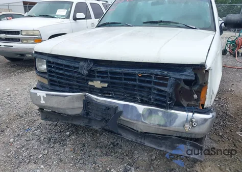 1993 Chevrolet Gmt-400 C1500 из США, поврежденный, VIN 1GCEC14C7PE247889